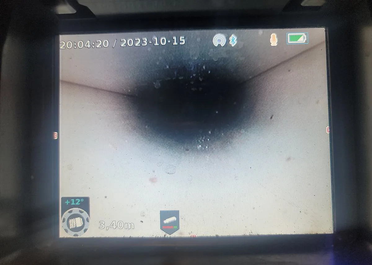작업 후 유지방이 제거된 배관 내부를 최종 내시경으로 확인한 화면